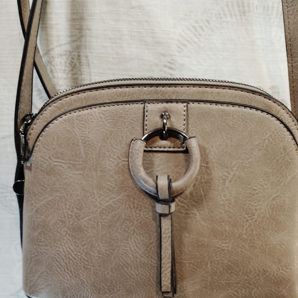 Chic Sam & Hadley Beige Crossbody Bag with Ring Detail - Picture 2 of 6